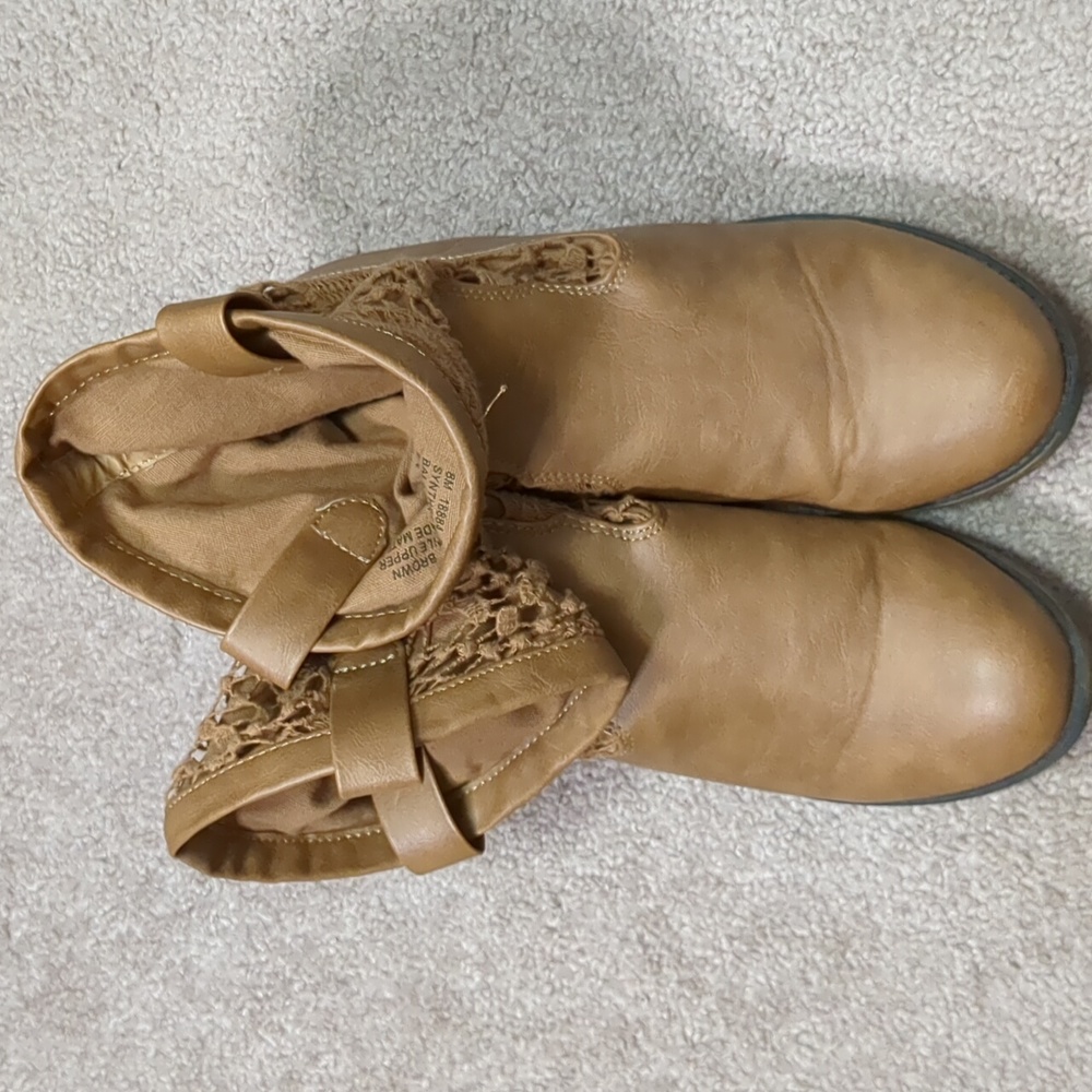 Maurice's boots